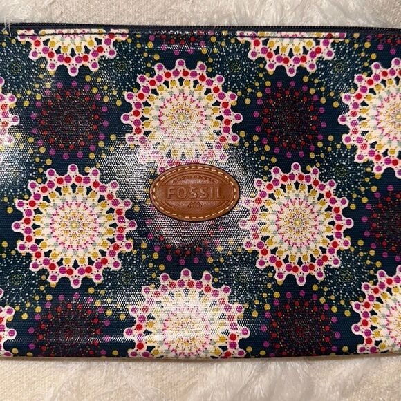 Fossil Large Wristlet Travel Bag PVC Blue Turquoise Multicolored - Picture 3 of 8